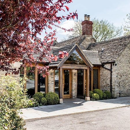 The Crown Of Crucis Country Inn And Hotel Cirencester Exterior photo