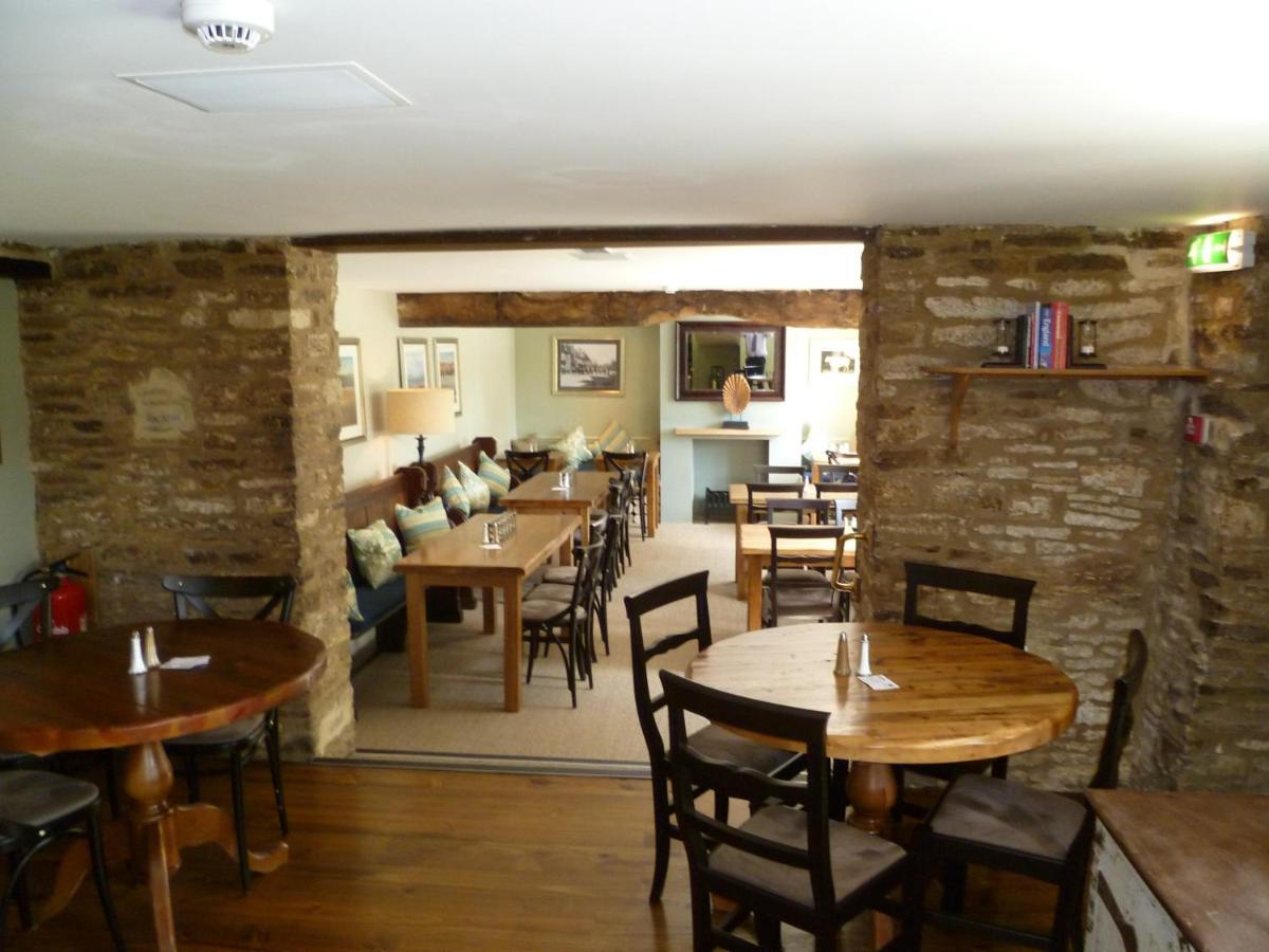 The Crown Of Crucis Country Inn And Hotel Cirencester Exterior photo