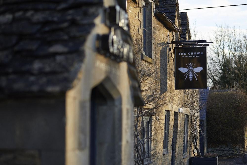 The Crown Of Crucis Country Inn And Hotel Cirencester Exterior photo