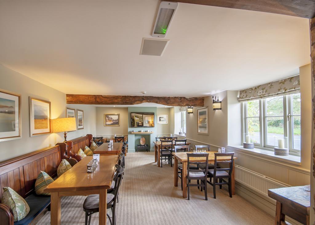 The Crown Of Crucis Country Inn And Hotel Cirencester Exterior photo