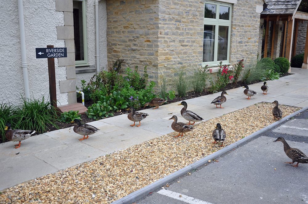 The Crown Of Crucis Country Inn And Hotel Cirencester Exterior photo