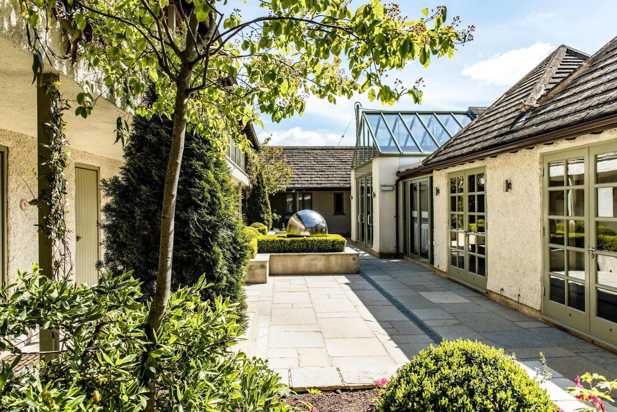 The Crown Of Crucis Country Inn And Hotel Cirencester Exterior photo